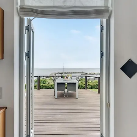 Stefanie - 10m From The Sea By Interhome *